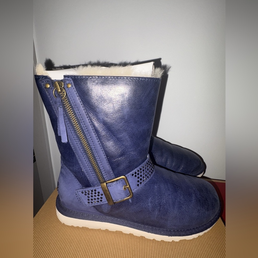 Blaise crystal boots w/Swarovski crystals  Leather  Ugg womens size 6